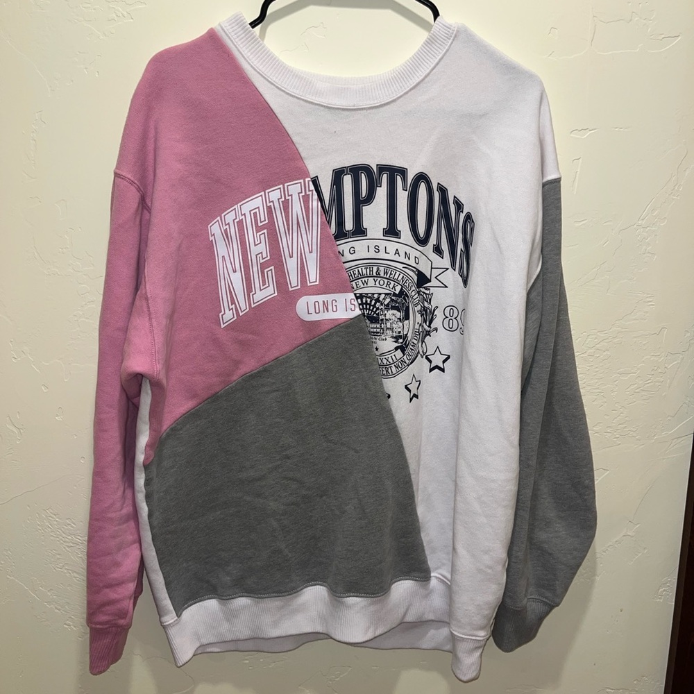Hollister Pink, Gray, and White Graphic Sweater